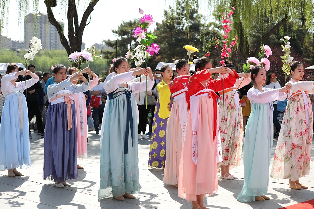 Hanfu Dress: 10 Stunning Styles That Will Transform Your Wardrobe