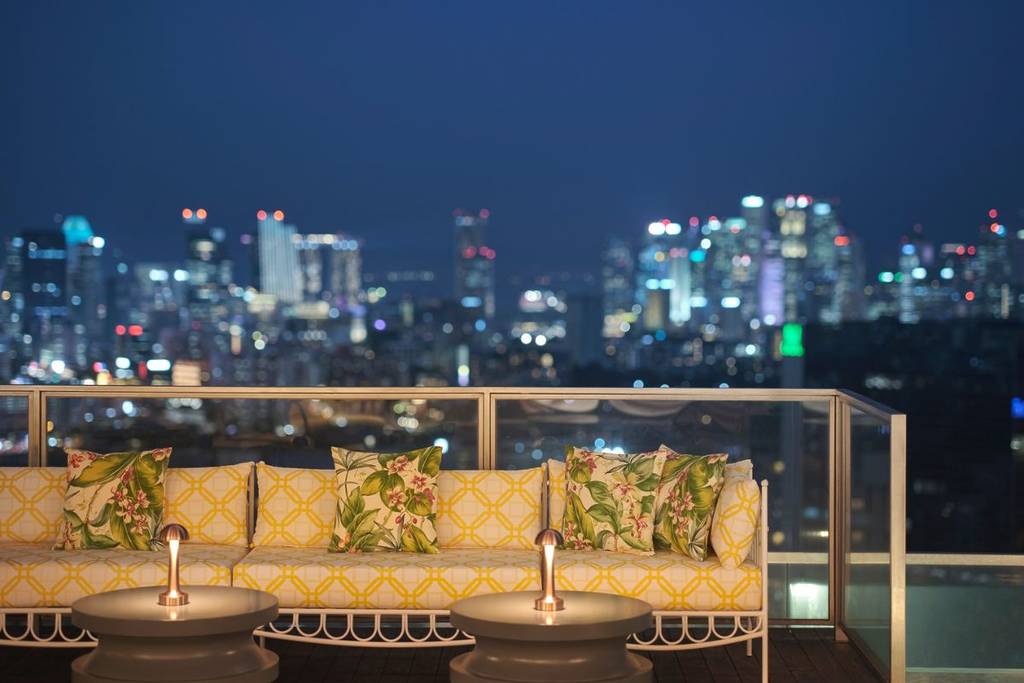 Best Rooftop Bars in Singapore: 10 Stunning Spots for Drinks and Views  