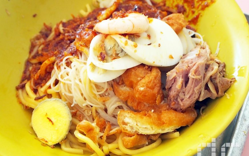 Discover the Fiery Delight of Chung Cheng Chilli Mee in Singapore