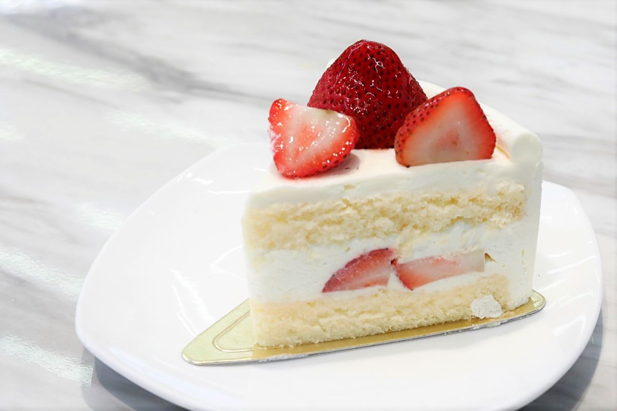 Strawberry Cake Singapore: 10 Must-Try Spots for the Perfect Slice